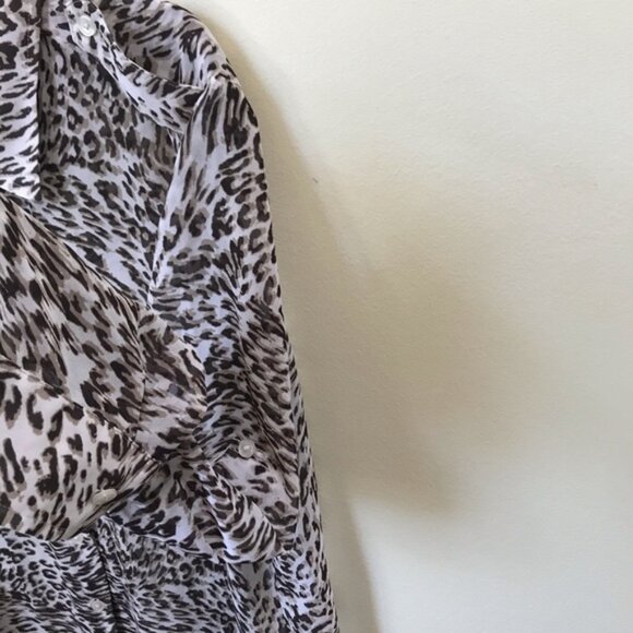 DKNY NEW Sheer Animal Print Blouse Lightweight Buttons Shirt Tunic Long Pocket M - Picture 5 of 14